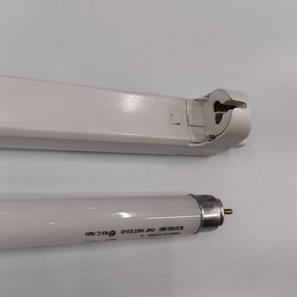Philips 14W T5 fluorescent tube daylight with end caps in a clear plastic fixture