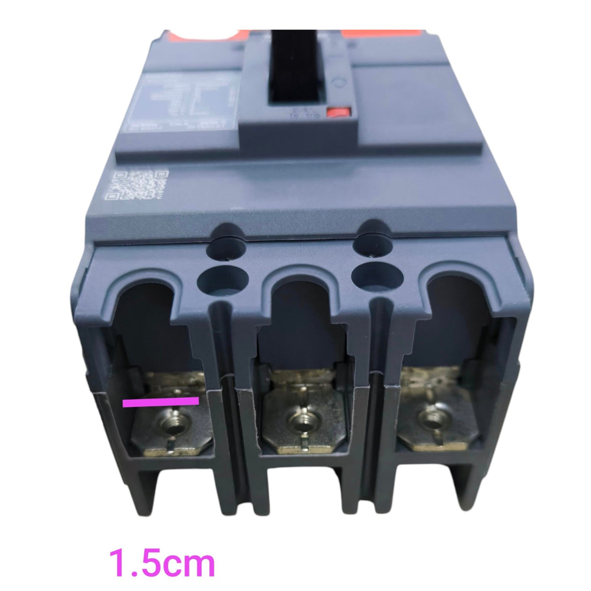 A three-terminal electrical fuse holder or circuit breaker component shown from the front on a white background, with a pink measurement label reading 1.5cm near the bottom left.