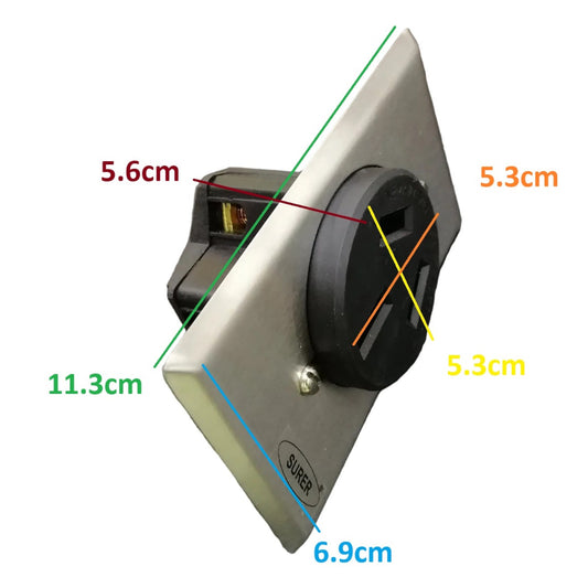 A wall outlet plug shown with overlaid dimension lines and measurements in centimeters, including 5.6cm, 11.