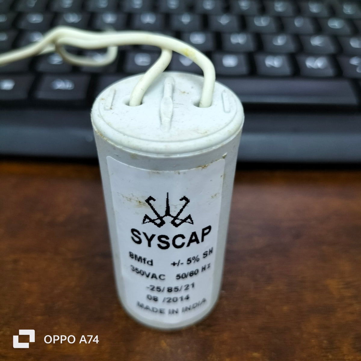 Syscap 8 Microfarad Motor Run Capacitor rated at 350VAC for efficient motor performance