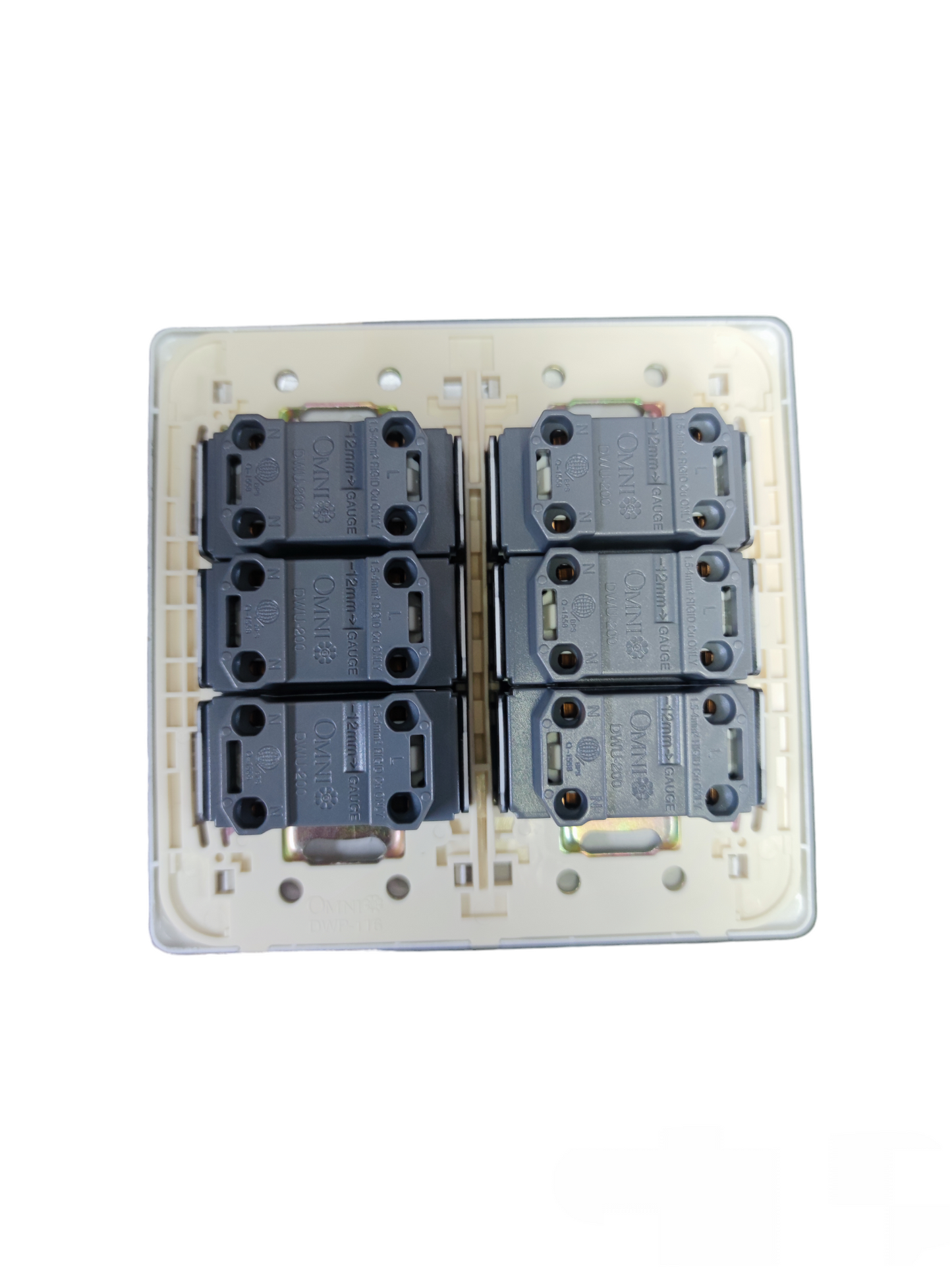 Omni 6 Gang Universal Outlet 16A 250V power socket panel with six switchable outlets