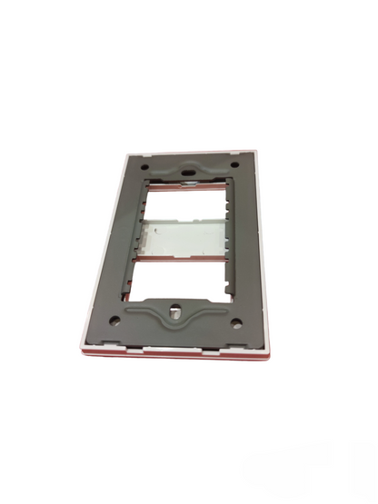 Legrand Universal Outlet with Ground 16A 250V LSO122