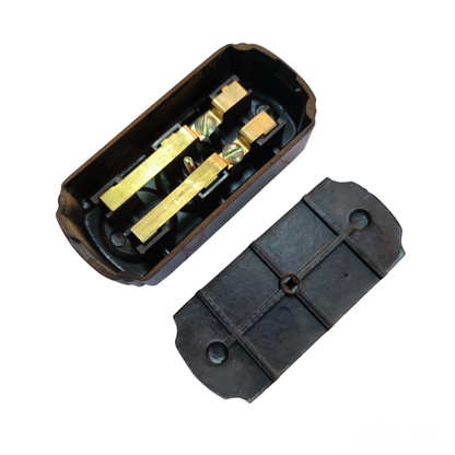 10A 250V Bakelite Outlet free sample flexi combo showing internal brass contacts and black casing