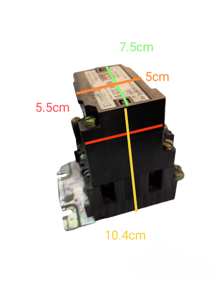 Cutler Hammer Magnetic Contactor with Auxiliary showing dimensions in centimeters for power points switches and plugs
