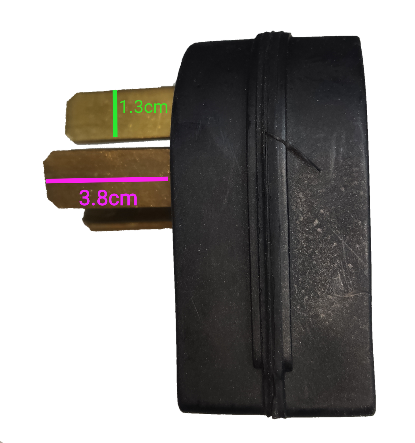 Eagle 50A range plug heavy duty black cooker plug with two brass flat prongs close up showing measurements