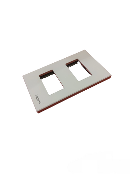 Legrand Universal Outlet with Ground 16A 250V LSO122