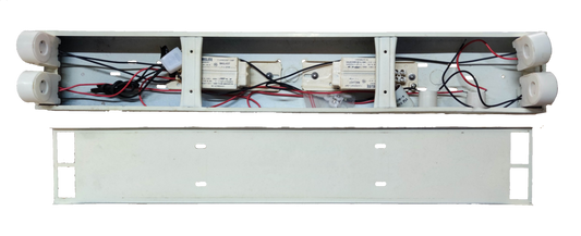 Focus 2x20W fluorescent light fixture for efficient indoor lighting installation