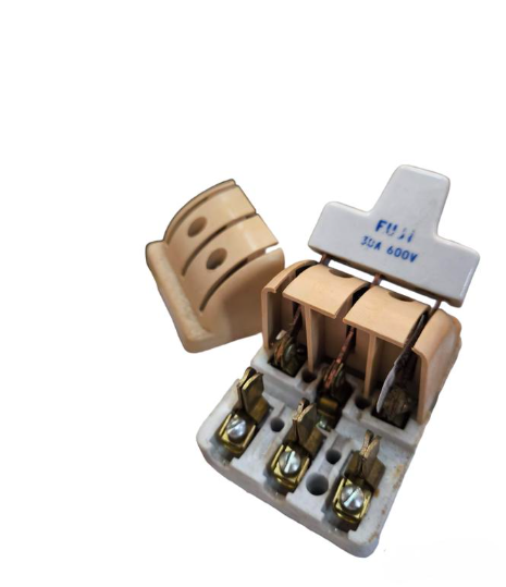 Taiyou 30A 3PDT 600V Switch Porcelain with ceramic housing and brass terminals open cover