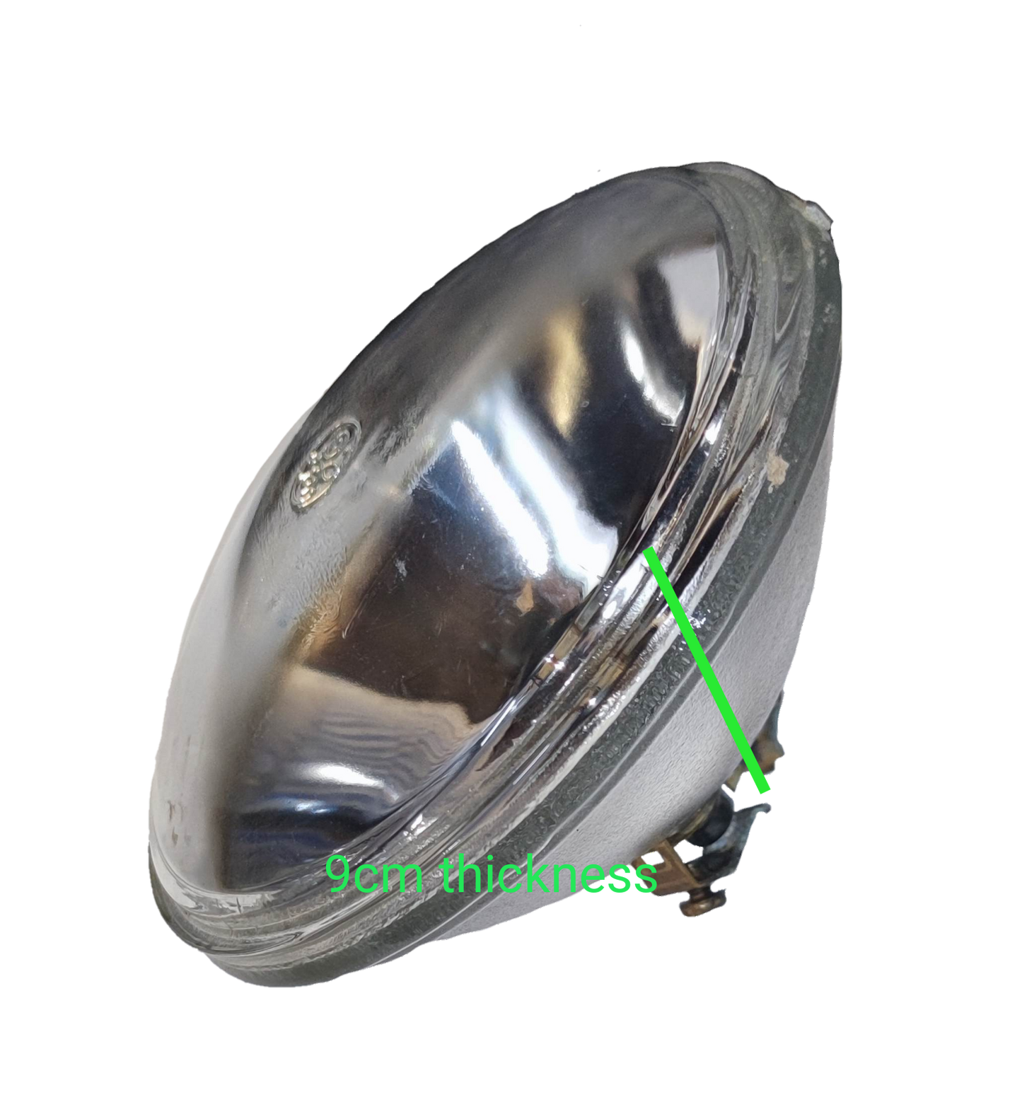 GE sealed beam 12V 30W spotlight with reflective surface and 9cm thickness for bright illumination