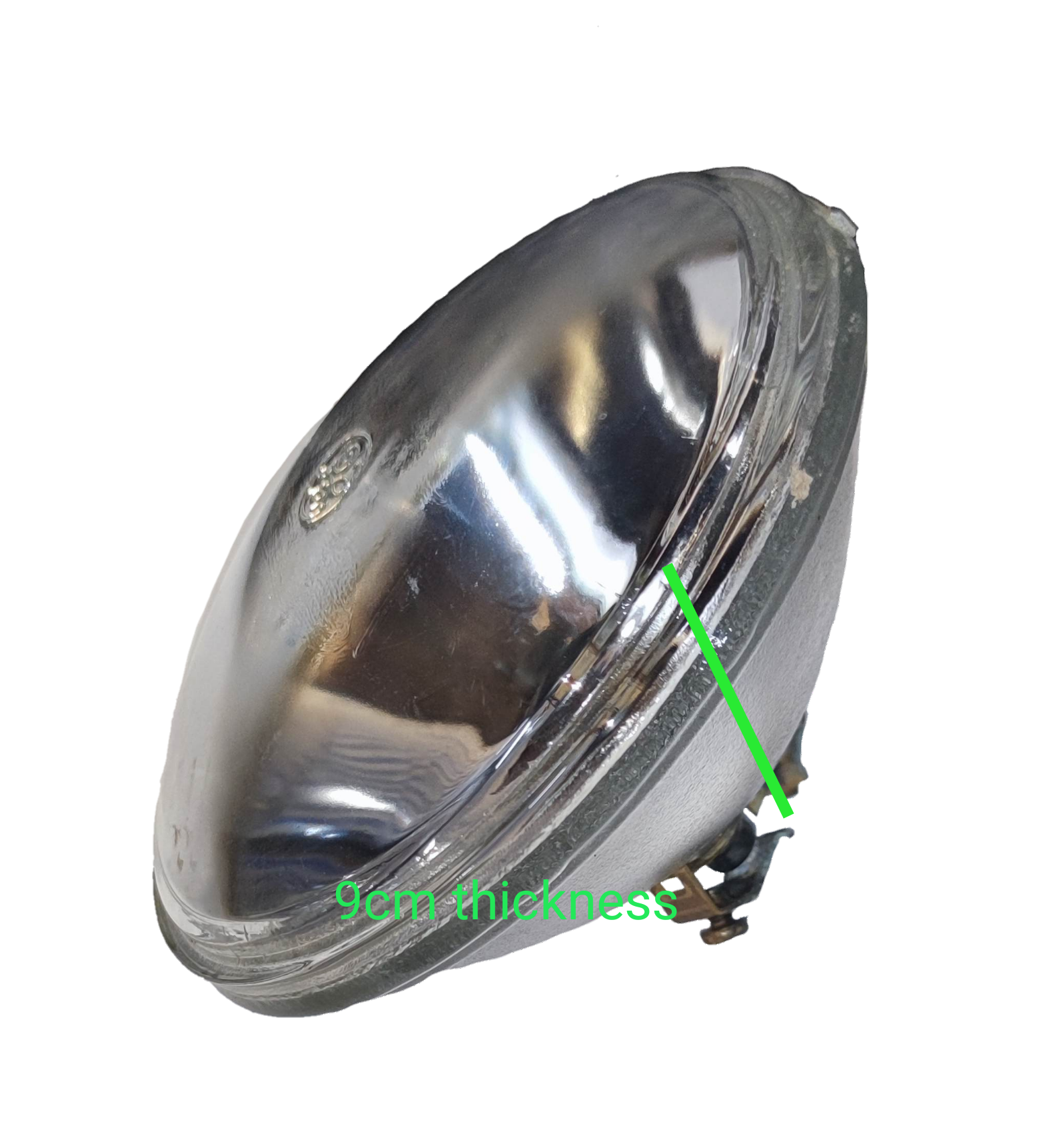 GE sealed beam 12V 30W spotlight with reflective surface and 9cm thickness for bright illumination