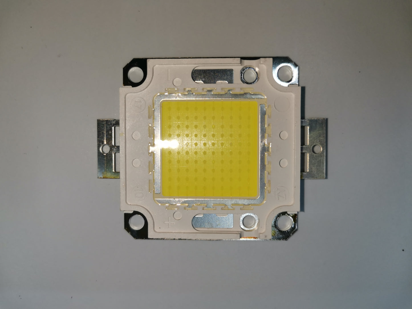 20w high power LED chip with yellow light emitting surface and metal mounting frame from China