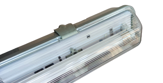 8W LED weatherproof fluorescent light with clear protective casing for durable outdoor lighting