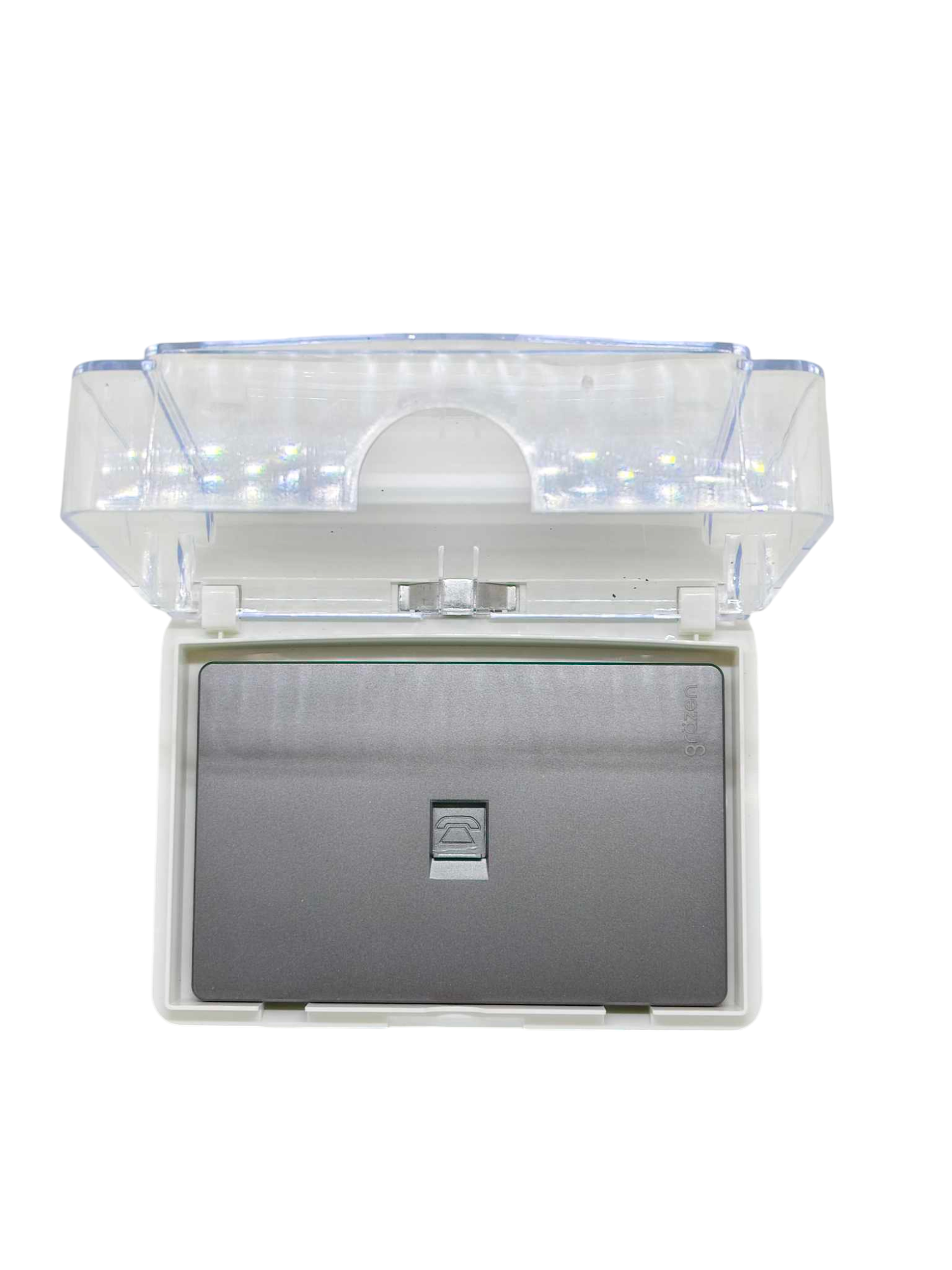 Grazen WC-019-W weatherproof plate with a clear cover for outdoor electrical safety