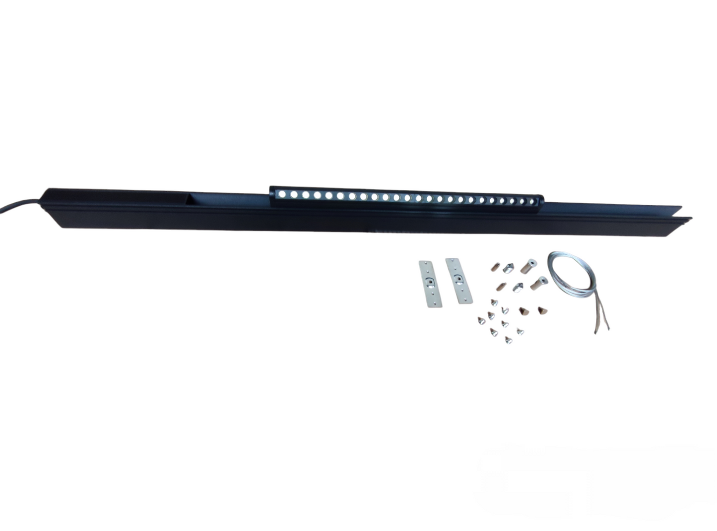 ILLUMIQ TERRA magnetic track light 24W LED with installation accessories for versatile lighting