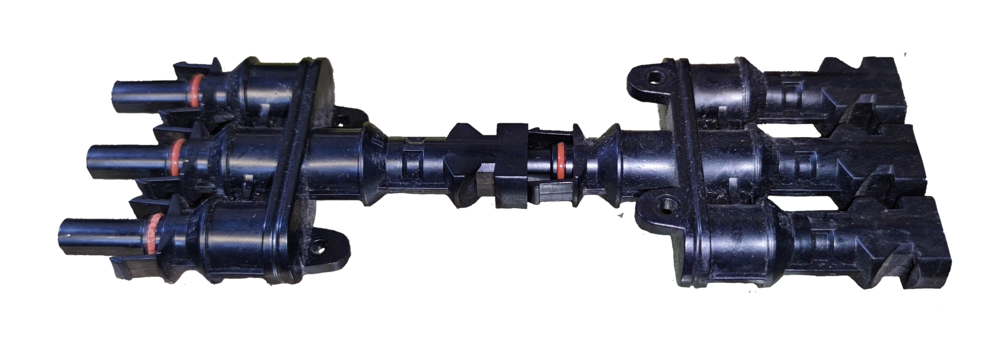 ZwitseRise MC4 connector 3x3 waterproof for secure and reliable electrical connections in outdoor applications