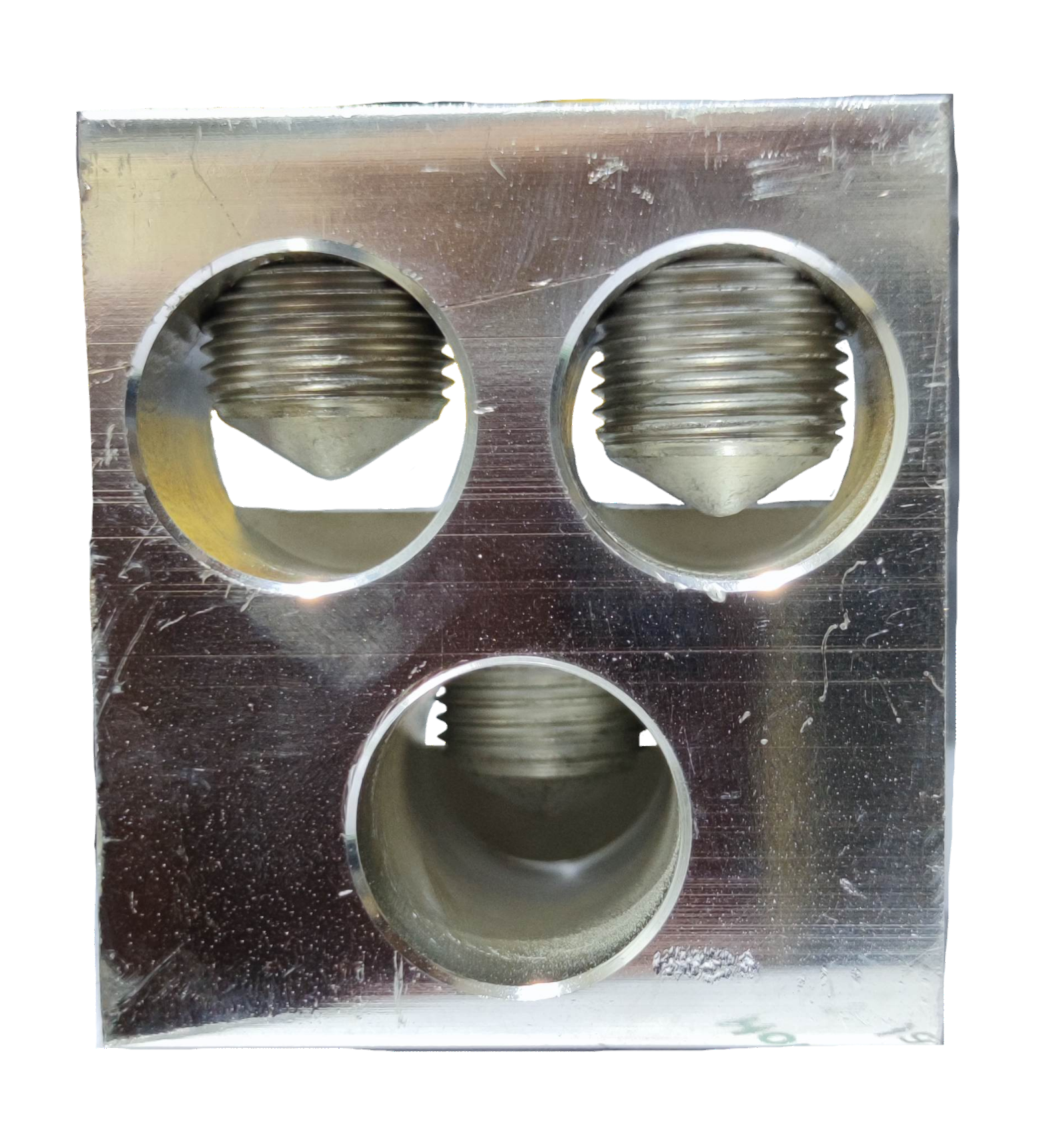 McGILL Mechanical Lugs 3 x 600MCM electrical circuitry part with three threaded lug connectors