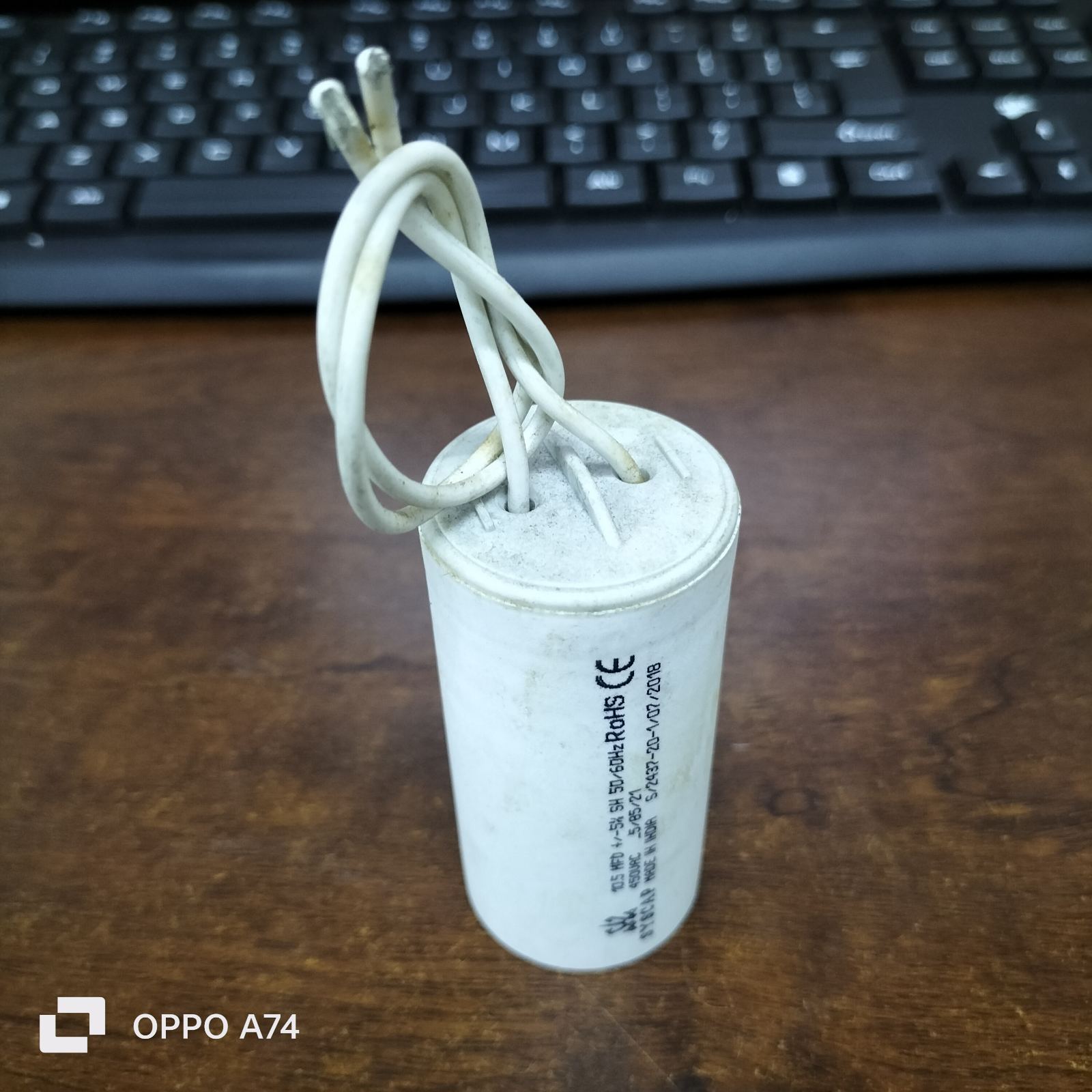 Syscap Motor Run Capacitor 450V used for improving motor efficiency and performance in electrical systems