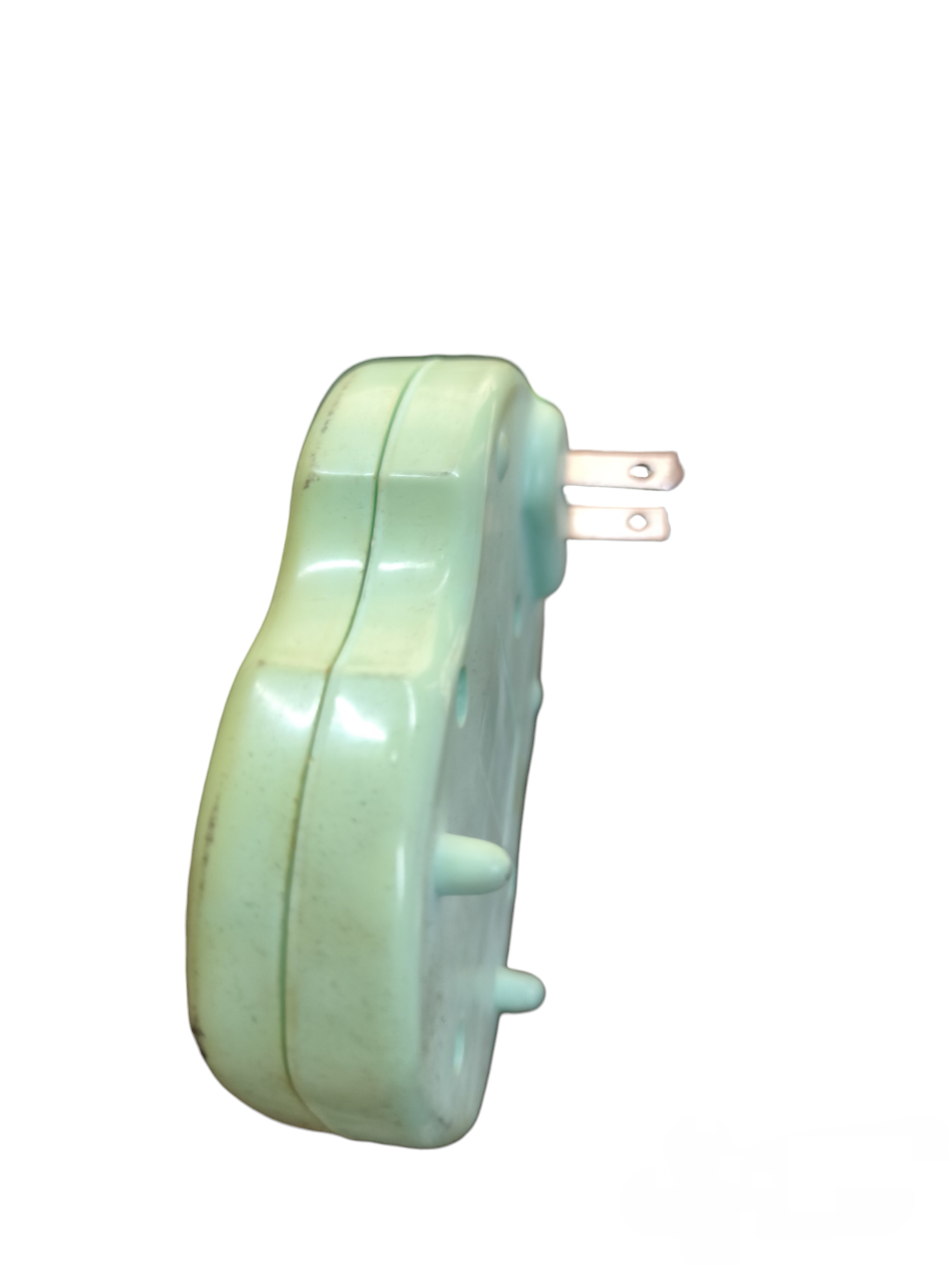 10A 250V multi outlet adapter power plug from Japan with two prongs and green plastic casing