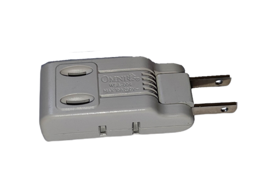 Omni 10A 250V electrical adaptor for connecting devices with dual outlets