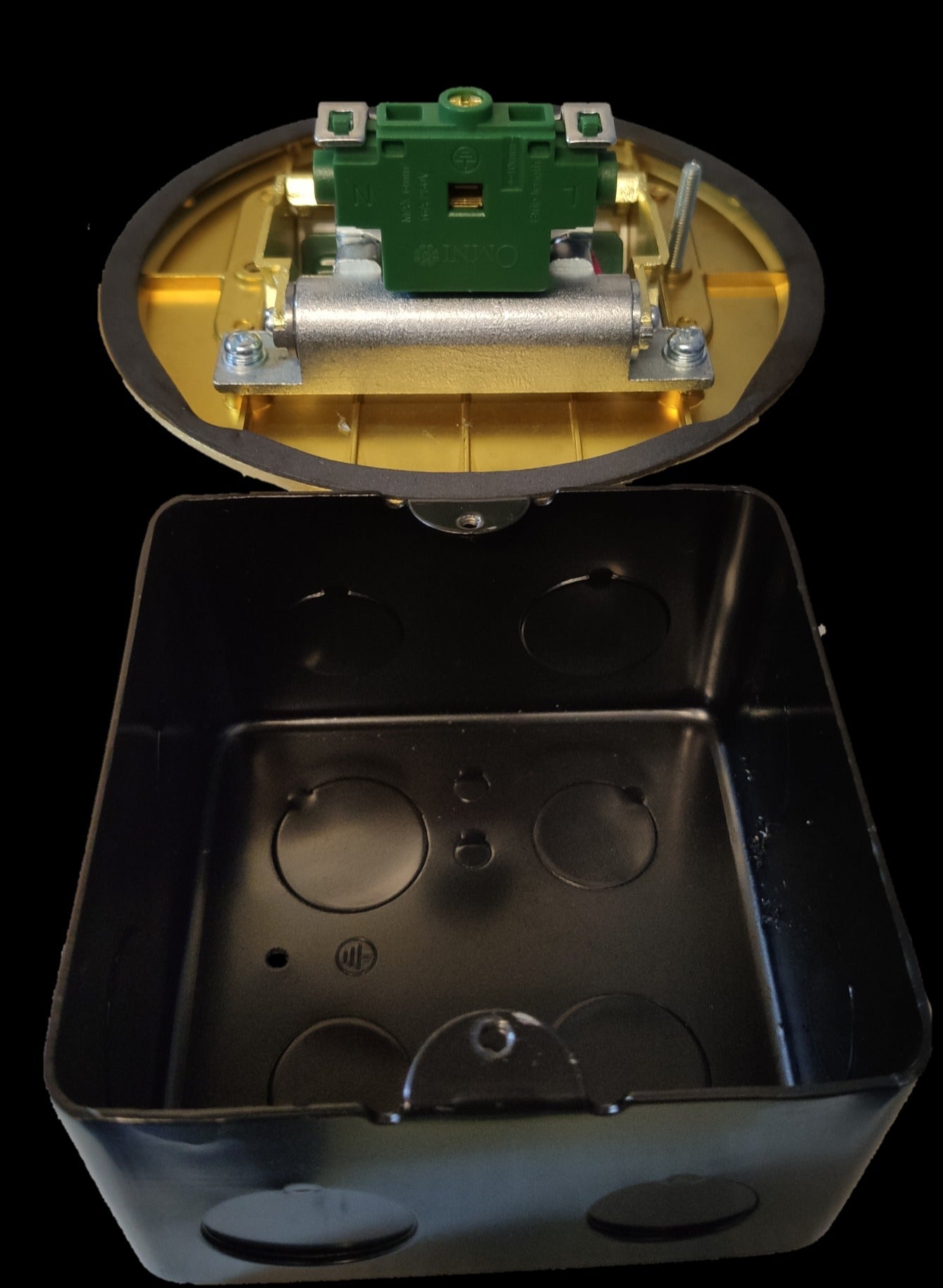 Omni 2 gang universal ground floor outlet with mounting box designed for reliable electrical connections