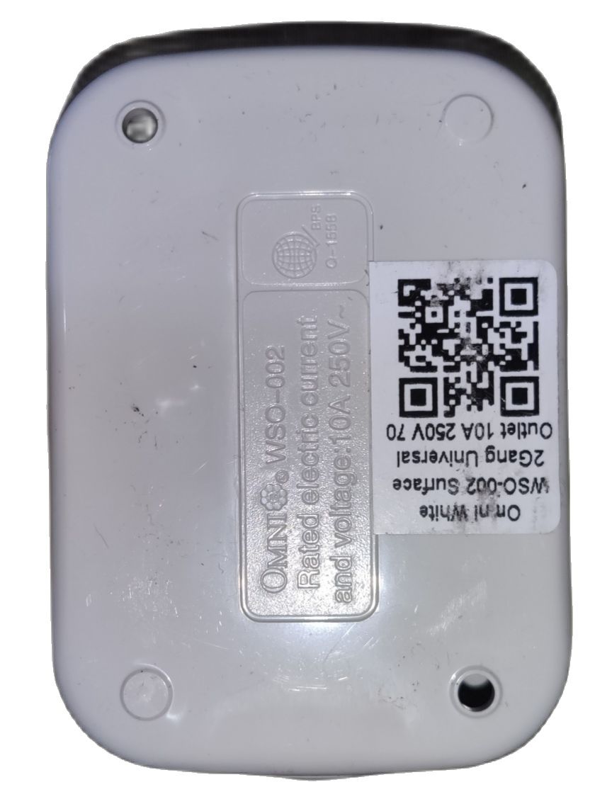 Omni extension outlet 2 gang white power adapter with QR code and electrical rating label