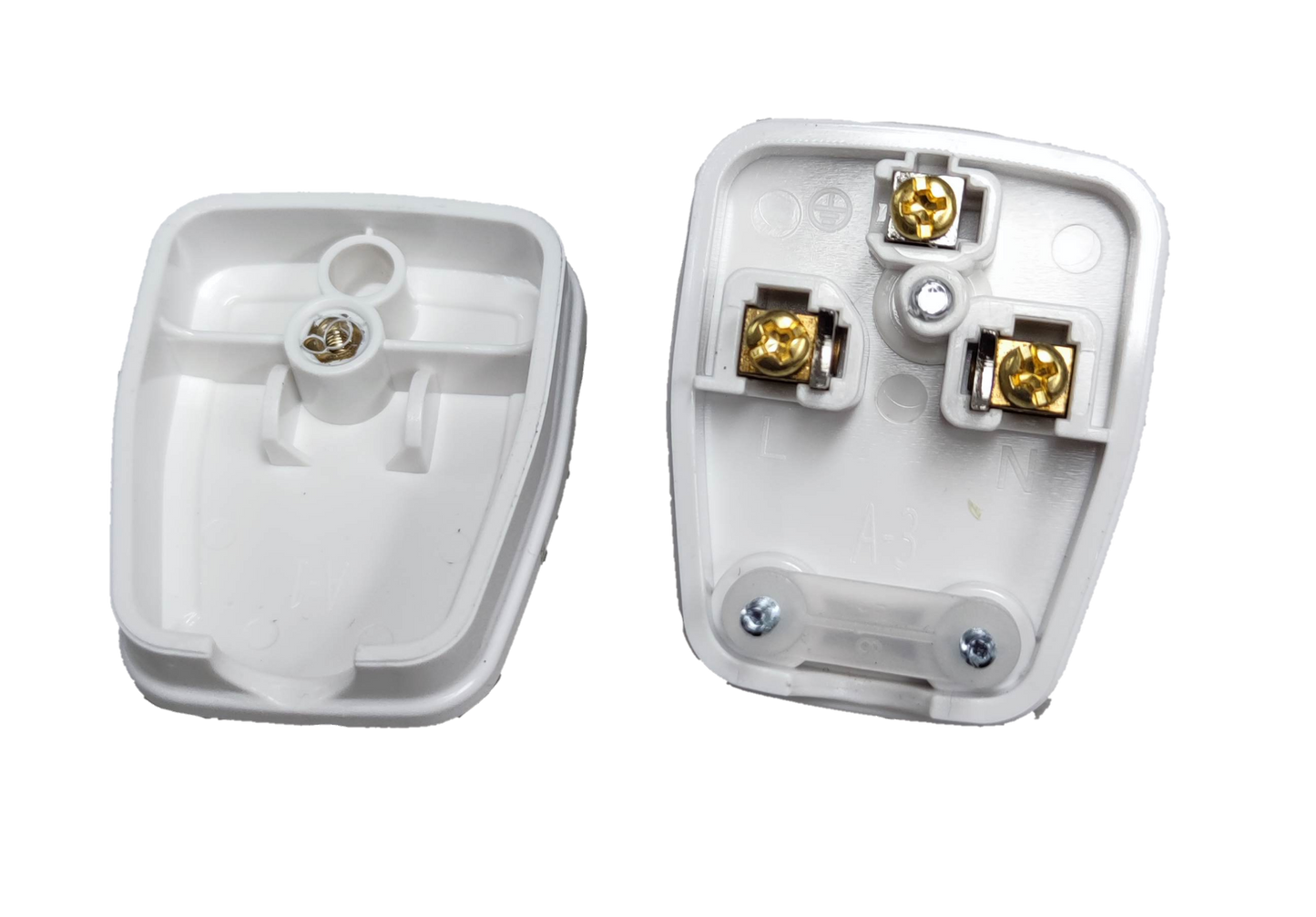 Omni flat pin plug WHG-008 20A 250V with three brass terminals for secure electric connections