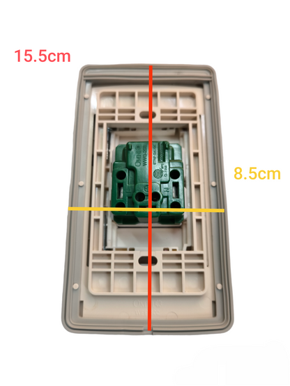 Omni outlet with ground 16A 250V with stainless plate showing back view and dimensions 15.5cm by 8.5cm
