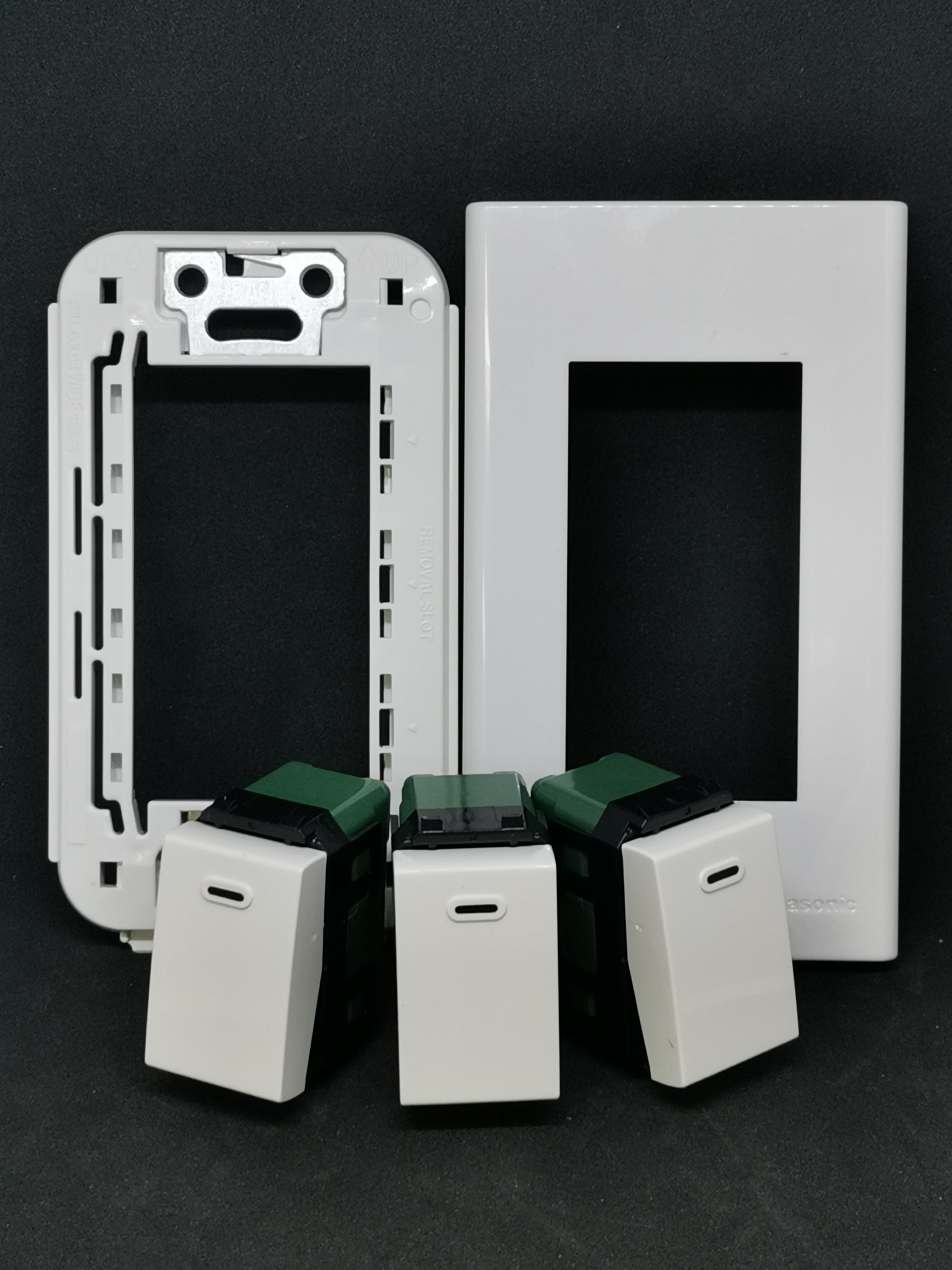 Panasonic Wall Switch 3 Devices WEG5001-K white rocker switches with frame and cover plate