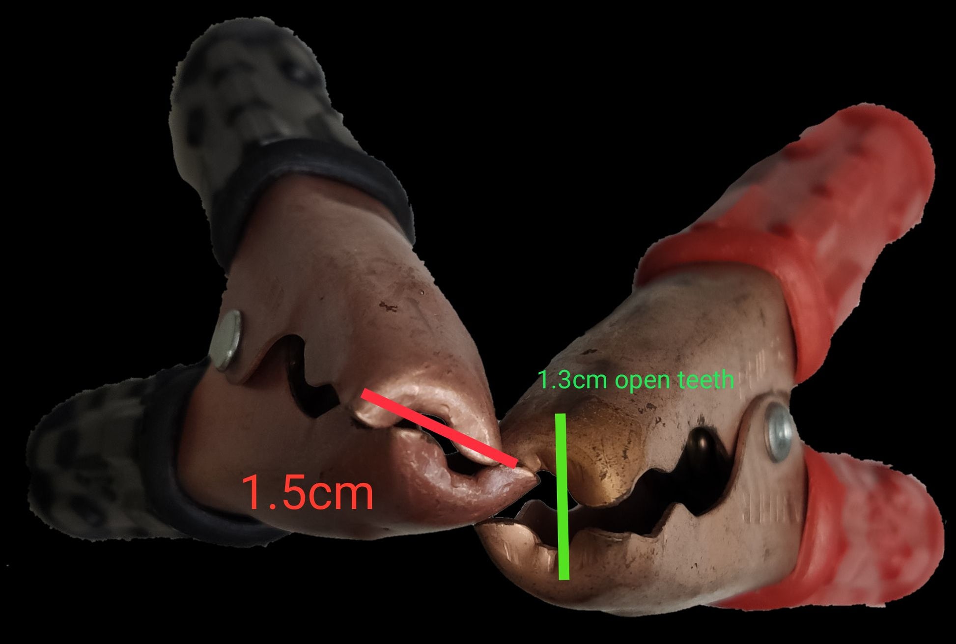 Panther battery clip 50 amp with rubber grips and detailed measurement of open teeth