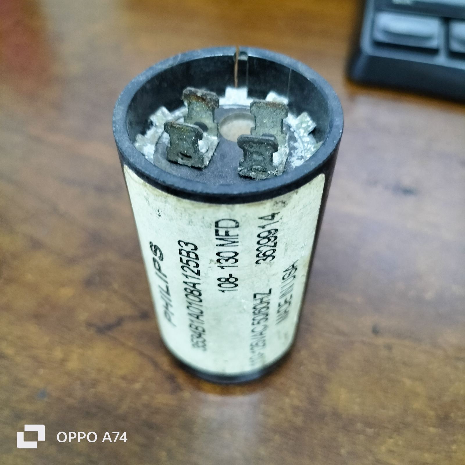 Philips Starting Capacitor 108-130 MFD for Electrical Circuitry with Durable Design