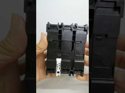 Fuji MCCB Molded Case Circuit Breaker BW32SAG-CE 30A 3Pole 5kAIC@230VAC, 2.5kAIC@380/440VAC, 1.5kAIC@500VAC Dimension (mm):75(W)x 100(H)x 60(D)