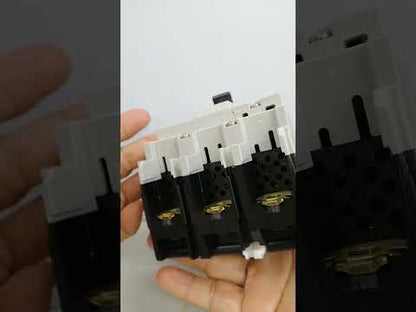 Fuji MCCB Molded Case Circuit Breaker BW32SAG-CE 15A 3Pole 5kAIC@230VAC, 2.5kAIC@380/440VAC, 1.5kAIC@500VAC Dimension (mm):75(W)x 100(H)x 60(D)