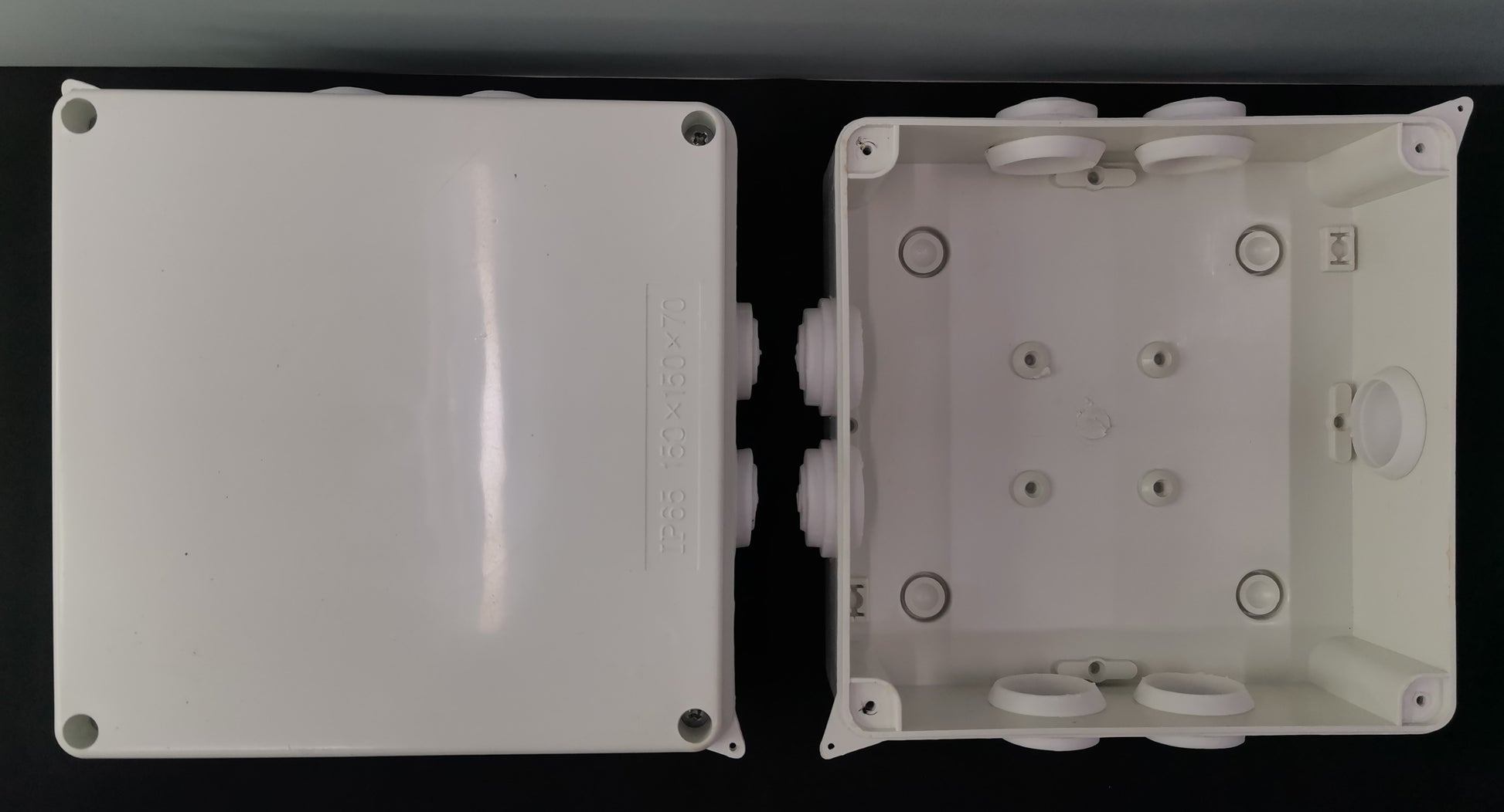 Grippes PVC Box 150x150x70 O type electrical enclosure with removable lid and cable entry points