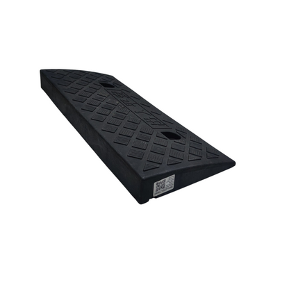 Grippes Ramp Slope 490x220x50mm for effective cable management and safety in any environment