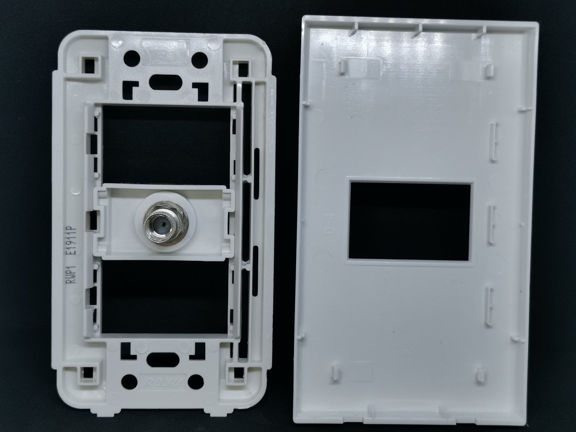 Royu white plastic 1 Gang F Jack Thread Type Outlet wall plate with mounting frame and coax jack