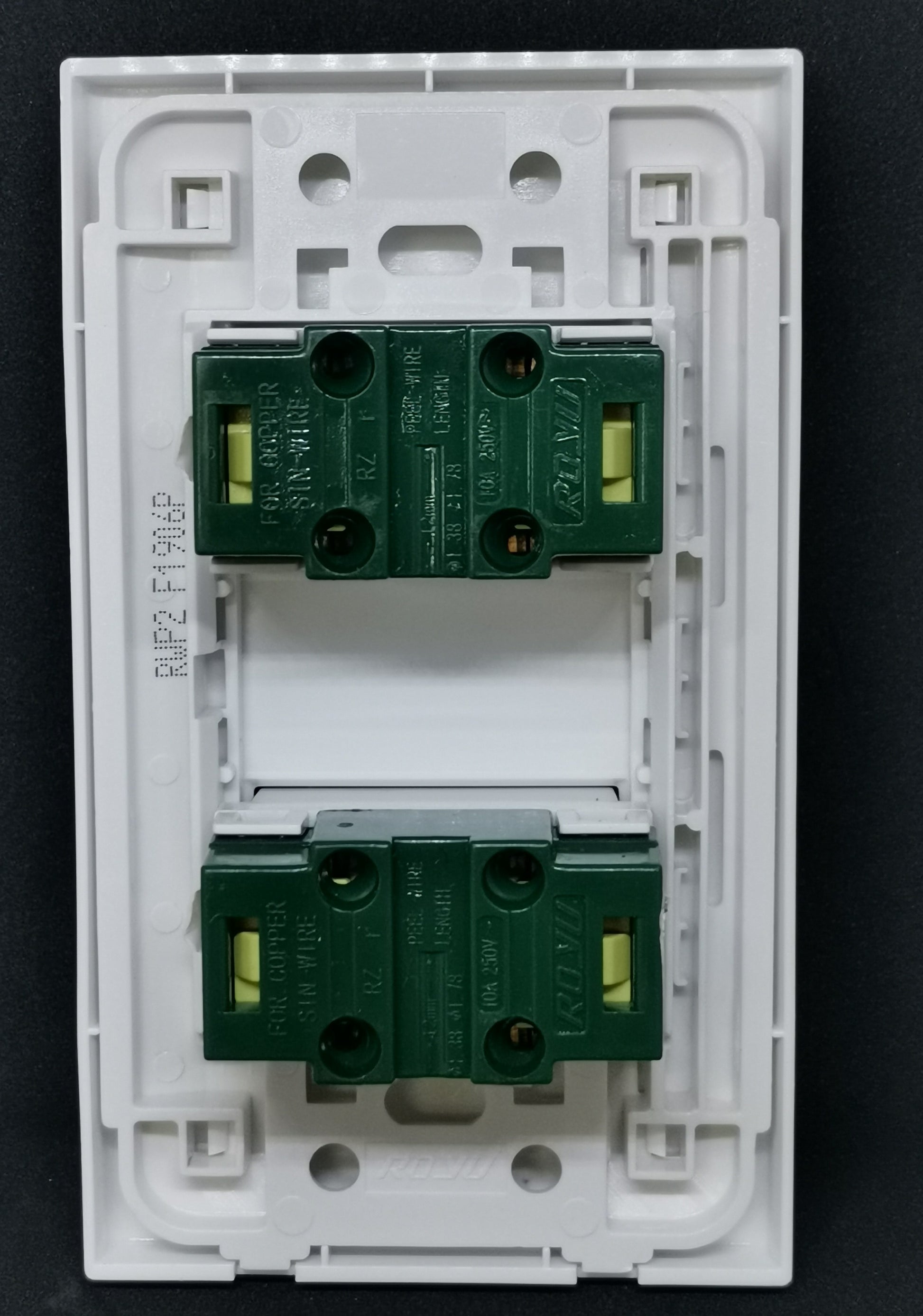 Royu 2 gang universal outlet electrical circuitry part with white frame and green connectors