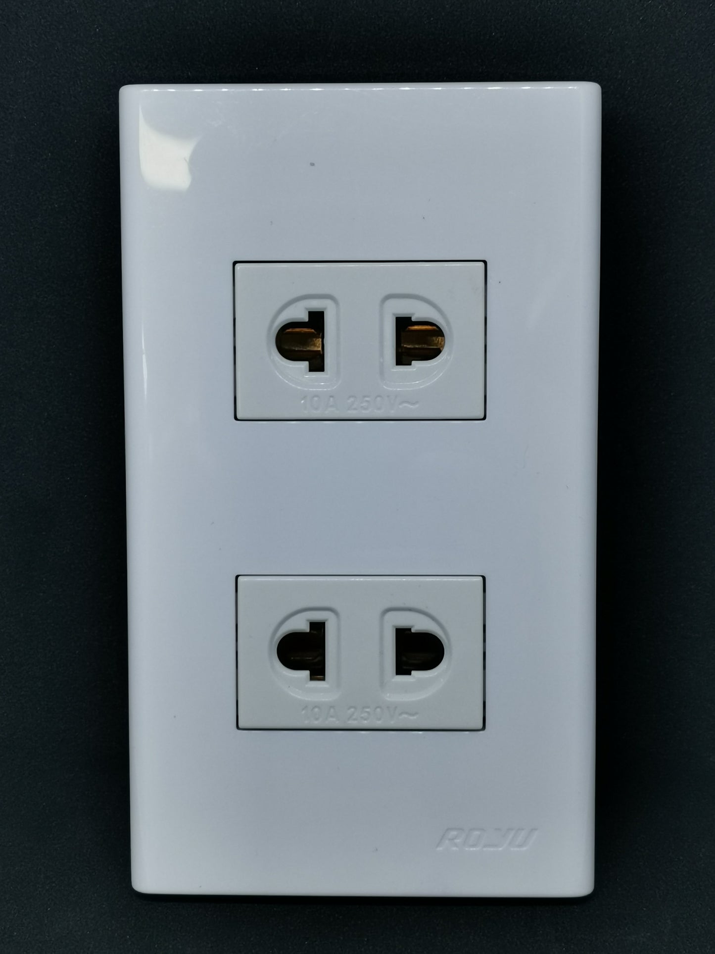 Royu 2 gang universal outlet with white dual socket electrical outlet for home use