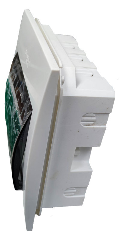 Schneider 8 Ways Distribution Panel IP40 electrical circuitry with white casing and protective cover
