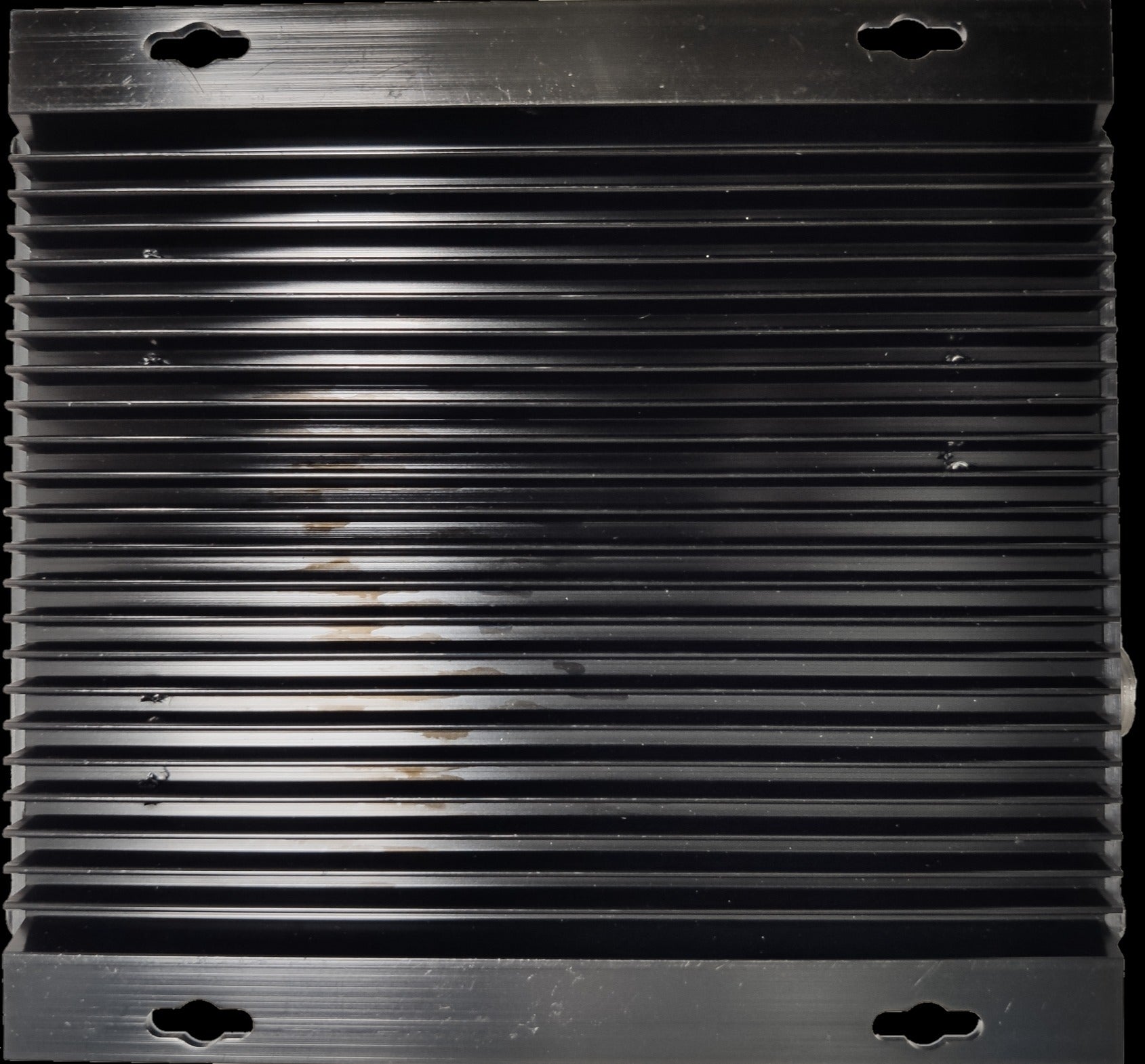 ZwitseRise black metal heat sink for Solar Charge Controller PWM with cooling fins