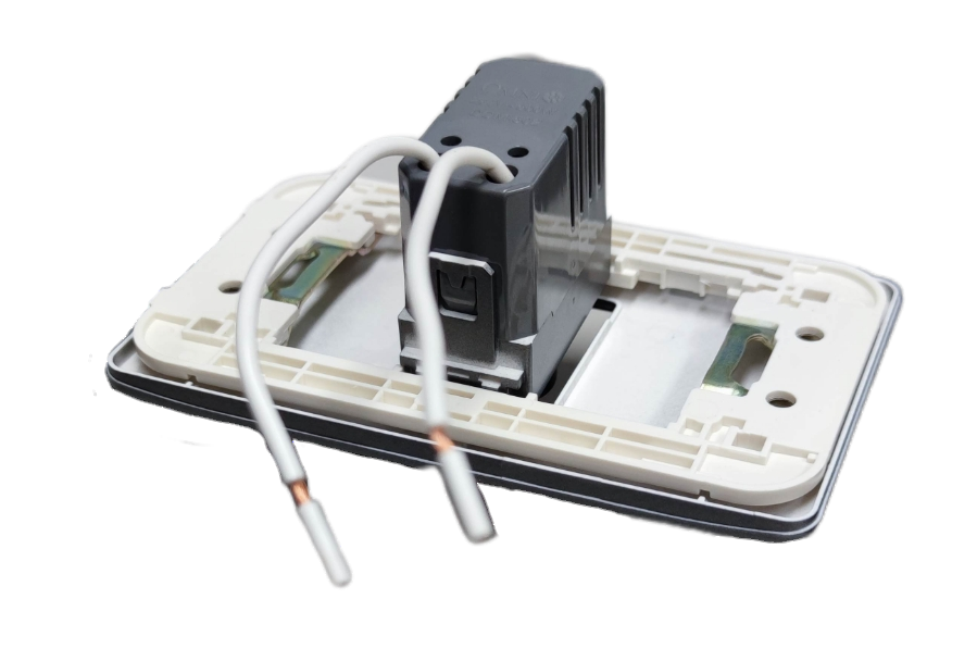 Omni 1 Gang 500W Dimmer Switch 220V rear view with exposed white wiring and mounting faceplate