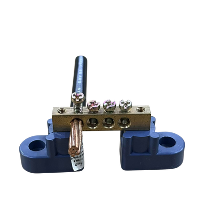Grippes Bus Bars 4 Holes 6x9 brass terminal block with screws and copper cable on blue insulated mounts