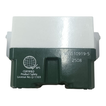 Panasonic Universal Outlet Receptacle Quick Connect Terminal 16A 250V, Universal Outlet Device Wide Series, Universal Receptacle Quick Connect Terminal Wide Series WEG10919-5