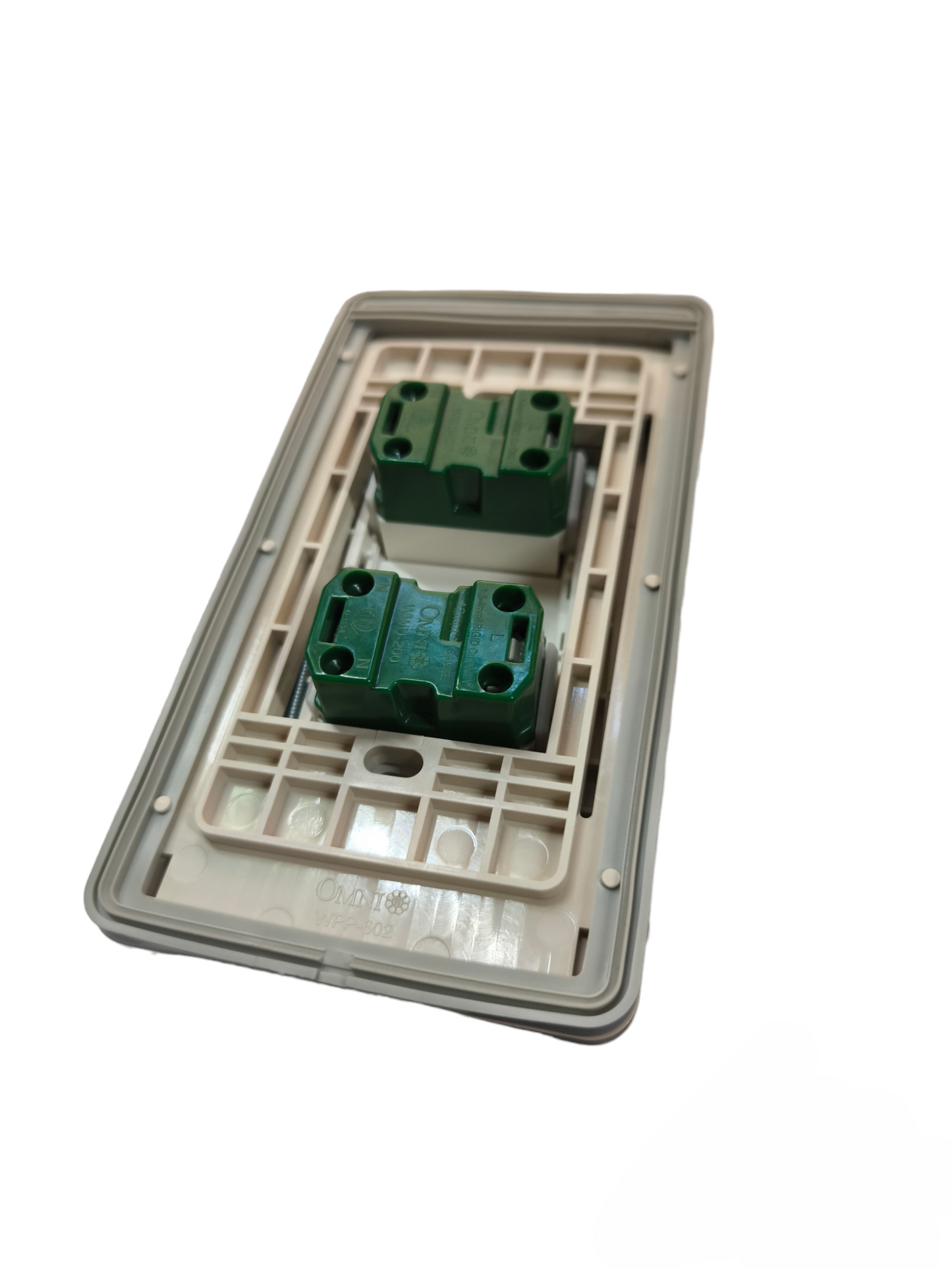 Omni Weatherproof 2 Gang Universal Outlet 15A with protective cover and dual socket design