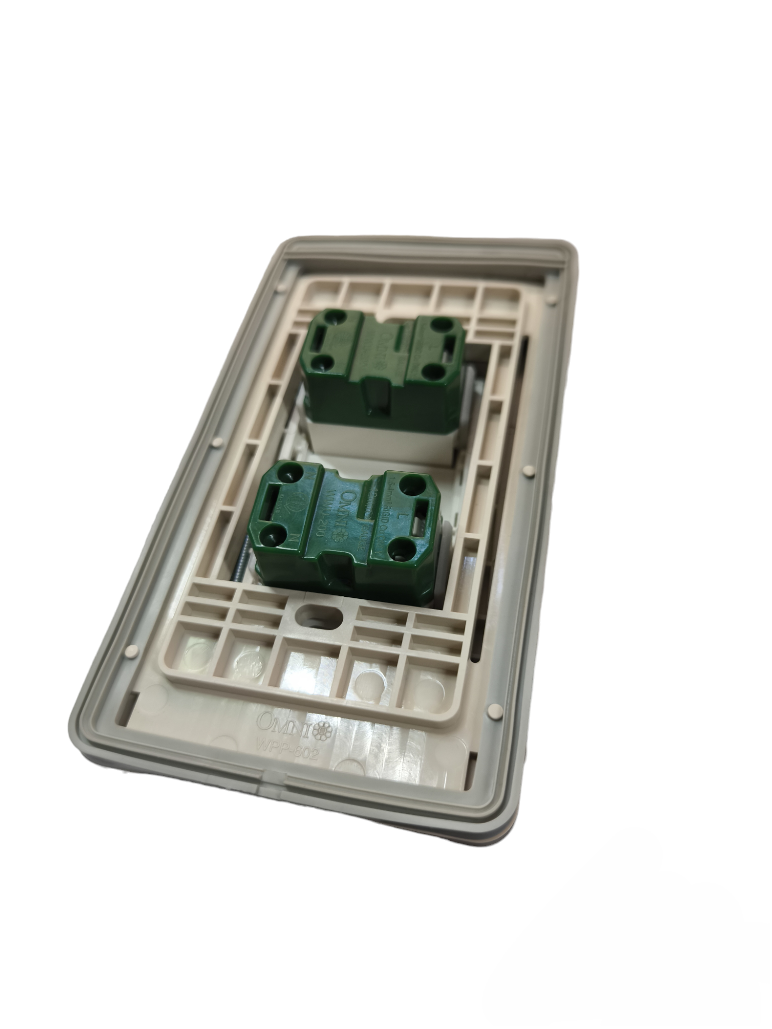 Omni Weatherproof 2 Gang Universal Outlet 15A with protective cover and dual socket design