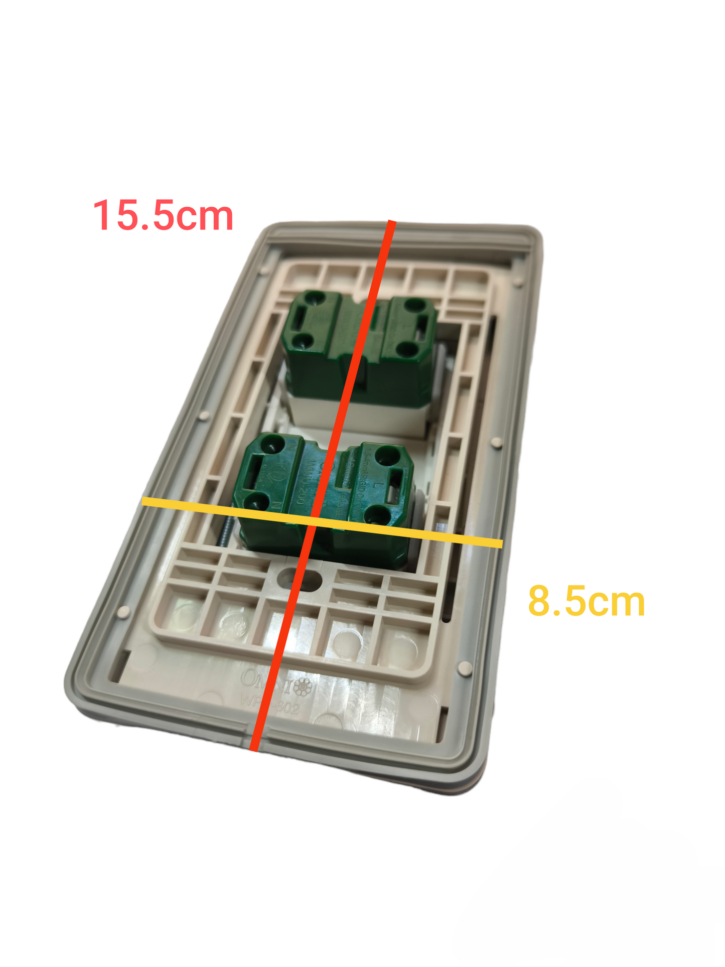 Omni Weatherproof 2 Gang Universal Outlet 15A back view showing mounting dimensions and design
