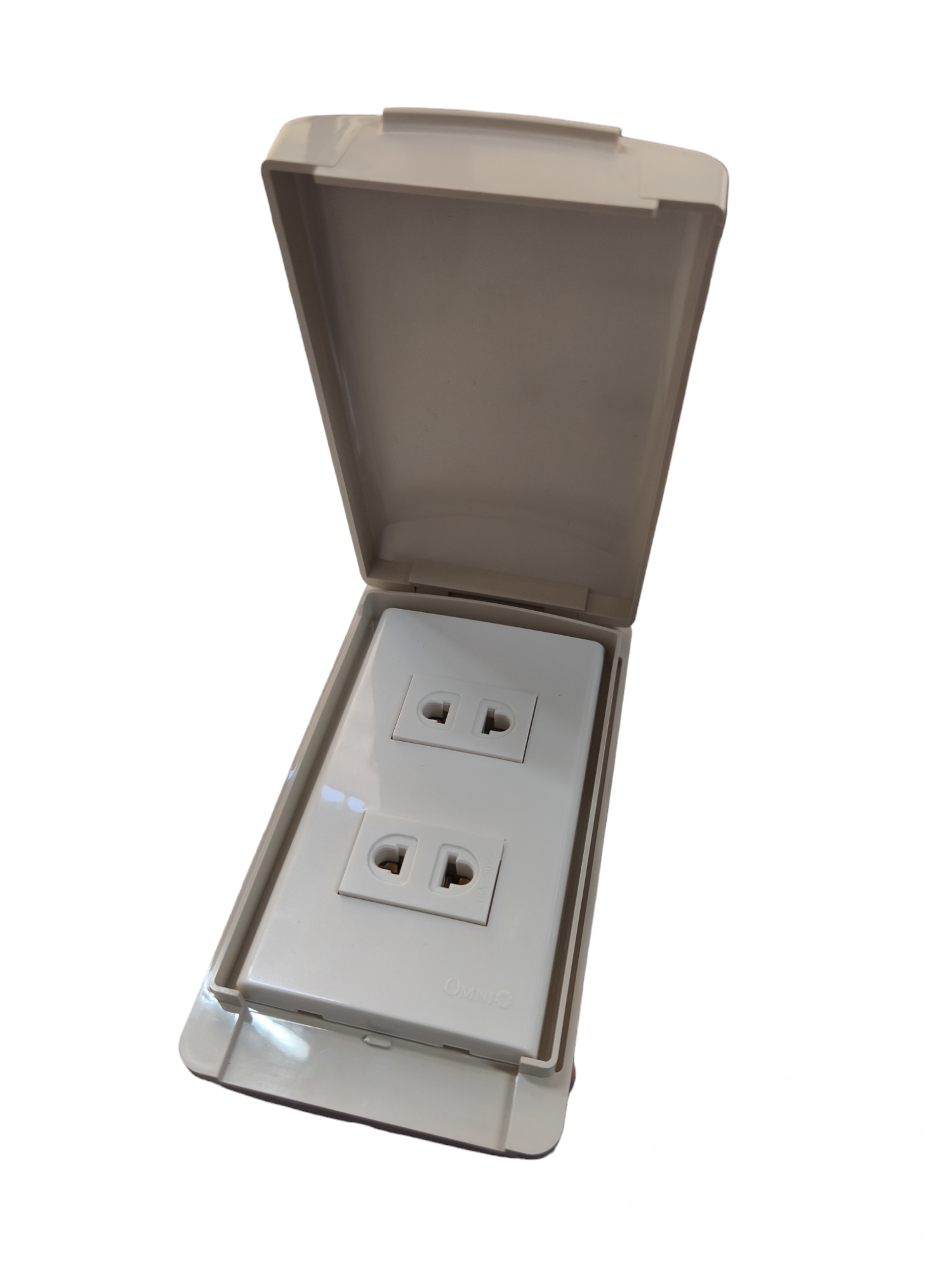 Omni Weatherproof 2 Gang Universal Outlet 15A with protective cover for outdoor use